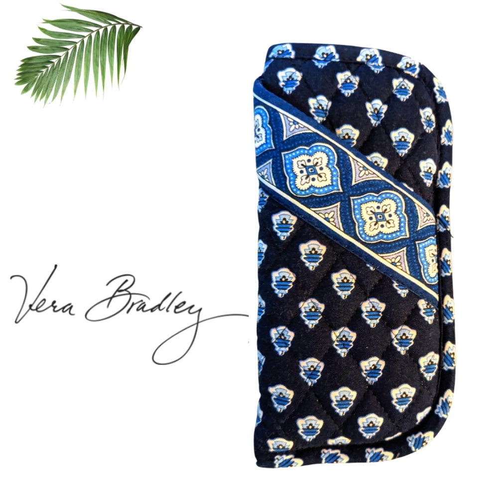 Vera Bradley eye glasses case blue white quilted